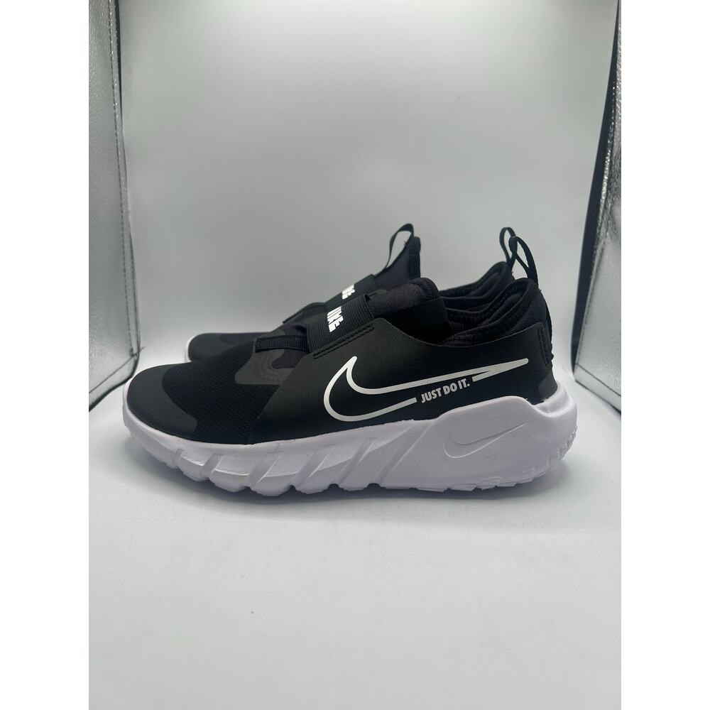 Nike Flex Runner GS “Black White” size 6Y